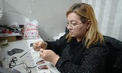 Depremde ölen eşinin mesleğini sürdürerek hayata tutundu