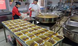 Gaziantep’te 450 aileye et döner dağıtıldı!