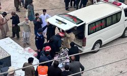 Pakistan'daki cami saldırısında can kaybı yükseliyor