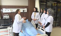 Gaziantep’te hemşire adayları, hastaya müdahaleyi bilgisayarlı makette öğreniyor!