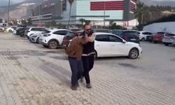 Kamu kurumundan hırsızlık suçuyla aranıyordu, yakalandı...