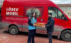 LÖSEV mutlu et paketlerini Gaziantepli ailelere ulaştırıldı