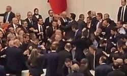 TBMM'de yumruklar havada uçuştu! Bakan Gürlek'in yemin töreninde ortalık karıştı
