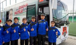 Gaziantep’te genç sporculara moral veren uğurlama! U14 takımı Şanlıurfa'ya uğurlandı