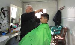 İslahiye'de 55 yıllık berber mesleğini konteynerde sürdürüyor