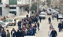 Gaziantep'te APP plakalarını değiştirmek isteyenler yoğunluk oluşturdu