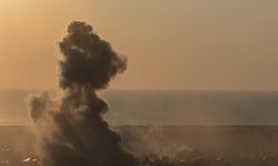 İsrail ordusu yeniden hava saldırıları başlattığını duyurdu