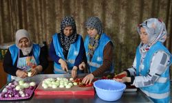 Cami cemaatinin dayanışmasıyla günlük bin 500 kişiye iftar veriliyor