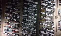 Haydarpaşa Limanı'nda gece mesaisi: 2026 model araçlar limana indirildi