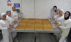 Gaziantep’te meslek liseli kızların Ramazan'da baklava mesaisi