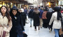 Gaziantep’te adım atacak yer kalmadı! Vatandaşlar bayram alışverişi için pazarlara akın etti…