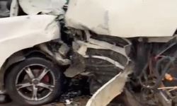 Bayram arifesinde feci kaza! Ortalık savaş alanına döndü! Yaralılar var… (VİDEO HABER)