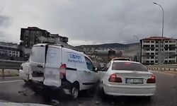 Gaziantep’te kontrolden çıkan araç, önündeki 4 araca çarptı! (VİDEO HABER)