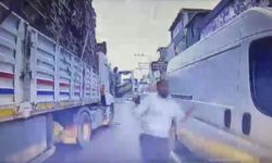 Trafikte dehşet: Tırdaki yolcu bıçakla saldırdı