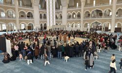 Şahinbey Millet Camii'nde çocuk sesleri