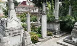 Fatih Camii Haziresi Nedir, Kimler Yatıyor, İlber Ortaylı Kimin Yanına Defnedilecek, Halil İnalcık’ın Mezarı Nerede?