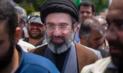 İran’da Ali Hamaney Öldü Mü, Mücteba Hamaney Yeni Dini Lider Mi Seçildi, Uzmanlar Meclisi Kararı Resmi Mi?