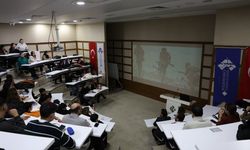 HKÜ’de Çanakkale Deniz Zaferi ve İstiklal Marşı ruhu anlatıldı