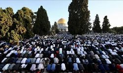 Gazze'de Müslümanlar bayram namazını eda etti!