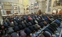 Arefe Günü Teravih Var mı 2026? Son Teravih Namazı Ne Zaman Kılınacak?