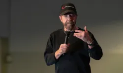 Chuck Norris öldü mü, neden öldü,kaç yaşındaydı, nereli, evli miydi, çocukları kim?