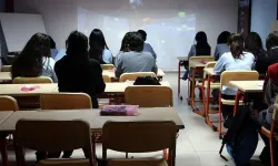 Yarın okul var mı yok? 13 Mart 2026 okullar tatil mi, yarım gün mü?