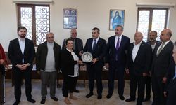 Bakan Tekin Gaziantep’te Cemevinde Vatandaşlarla Buluştu