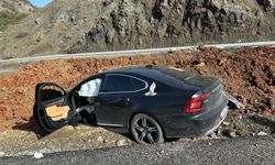 Gaziantep yolunda kaza! Kontrolden çıkan araç yol kenarına savruldu…