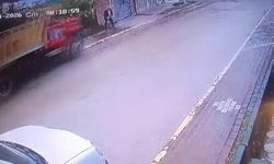 Freni boşalan kamyon dehşet saçtı! Yaşlı adam feci şekilde can verdi… (VİDEO HABER)