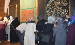 Gaziantep’te Mukaddes Emanetler Sergisi'ne yoğun ilgi! Vatandaşlar gözyaşlarına hakim olmadı…