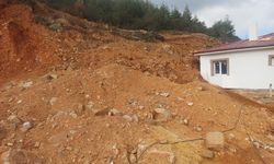 Osmaniye'de yağış sonrası heyelan! Evlerin çevresinde çatlaklar oluştu