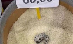 Markette skandal görüntü: Pirinçten dışkı çıktı!