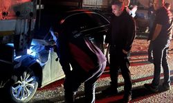 İki tır arasında sıkışan otomobil kağıt gibi ezildi! Araçta büyük çapta maddi hasar oluştu