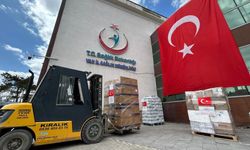 Türkiye'den İran'a sağlık desteği! Gönderilen yardım tırı sayısı 9 oldu
