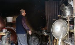 Gaziantep’te dövme bakır kazanlar geleneksel yöntemlerle hazırlanıyor