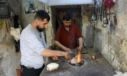 Gaziantep’te ikiz kardeşler baba mesleğini yaşatıyor!