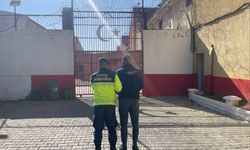 Göçmen kaçakçılarına şok darbe! Yol kontrolünde yakalandılar...