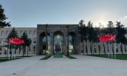 Gaziantep’te Atatürk Heykeli yeni yerine taşınıyor
