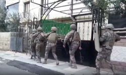 Gaziantep dahil 56 ilde dev operasyon! DEAŞ’A büyük darbe! Çok sayıda silah ve mühimmat ele geçirildi…