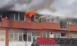 Gaziantep'te ayakkabı imalathanesinde korkutan yangın! Büyümeden söndürüldü… (VİDEO HABER)