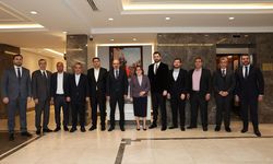 GAİMDER Yönetiminden Fatma Şahin’e ziyaret! Müteahhitlerin sorunları masada…