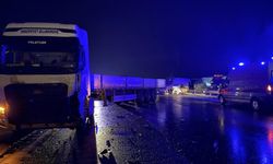 Gaziantep Otoyolu’nda kamyonet tırla çarpıştı: 1 ölü, 1 yaralı