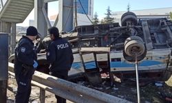 Ankara-İstanbul yolunda can pazarı! Özel Halk Otobüsü üst geçide çarptı: Ölü ve yaralılar var…