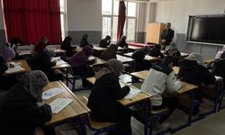 Gaziantep’te umre ödüllü "Gençlik Bilgi" yarışması düzenlendi! Yoğun katılım sağlandı…