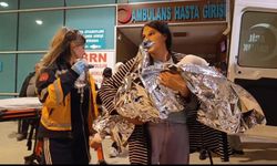 2 yaşındaki çocuk kaynar su dolu kovaya düştü! Ağır yaralandı…