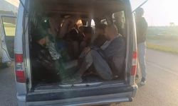 Hafif ticari araca 10 göçmen sığdıran insan tacirine 100 bin TL ceza