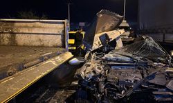Öncüpınar yolunda tıra çarpan otomobilde 2 kişi yaralandı
