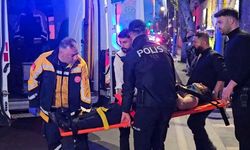 Otomobil iş makinesine ok gibi saplandı! Genç sürücü öldü, 3 kişi yaralandı