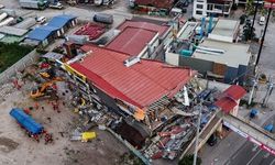 7.8 büyüklüğünde deprem! Ölü sayısı 45'e yükseldi