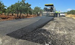 Gaziantep Araban'da sıcak asfalt çalışmaları devam ediyor